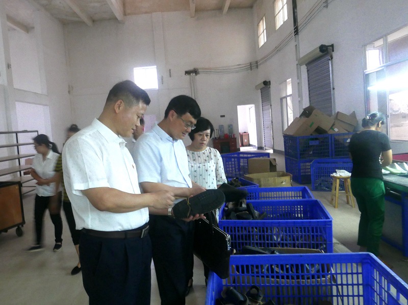 梧州支局-20180601前往岑溪市開展外匯宣傳和企業(yè)調(diào)研工作.jpg